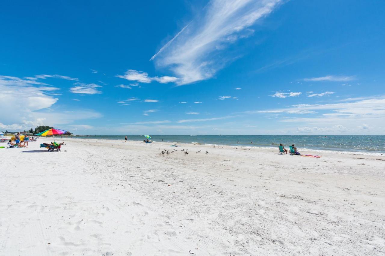 201 Sandy Shores Condos St. Pete Beach Εξωτερικό φωτογραφία