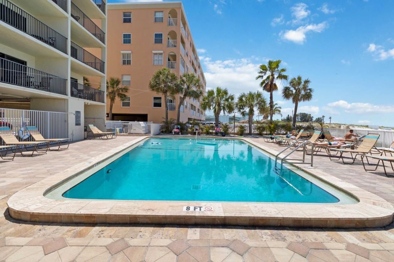 201 Sandy Shores Condos St. Pete Beach Εξωτερικό φωτογραφία