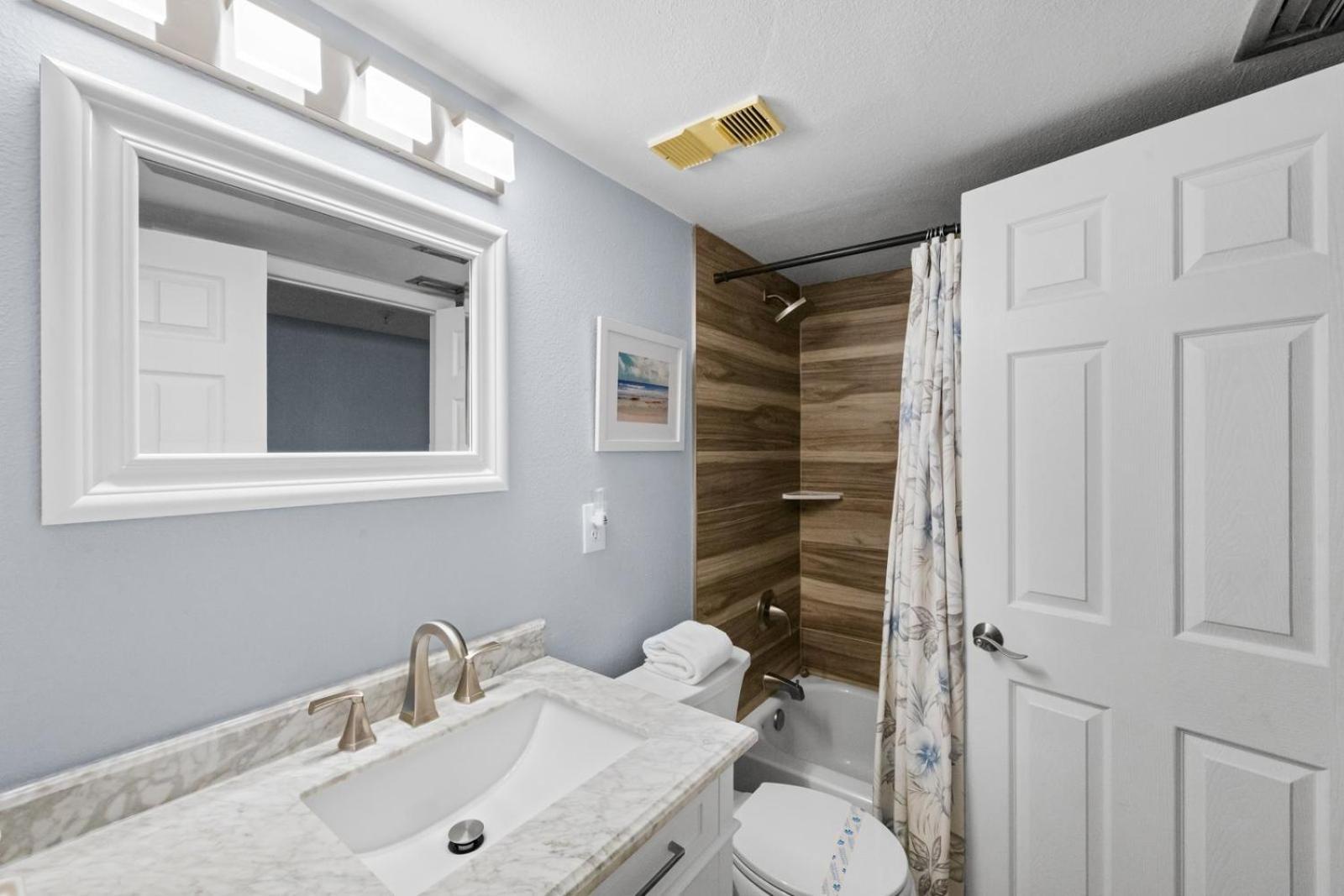 201 Sandy Shores Condos St. Pete Beach Εξωτερικό φωτογραφία