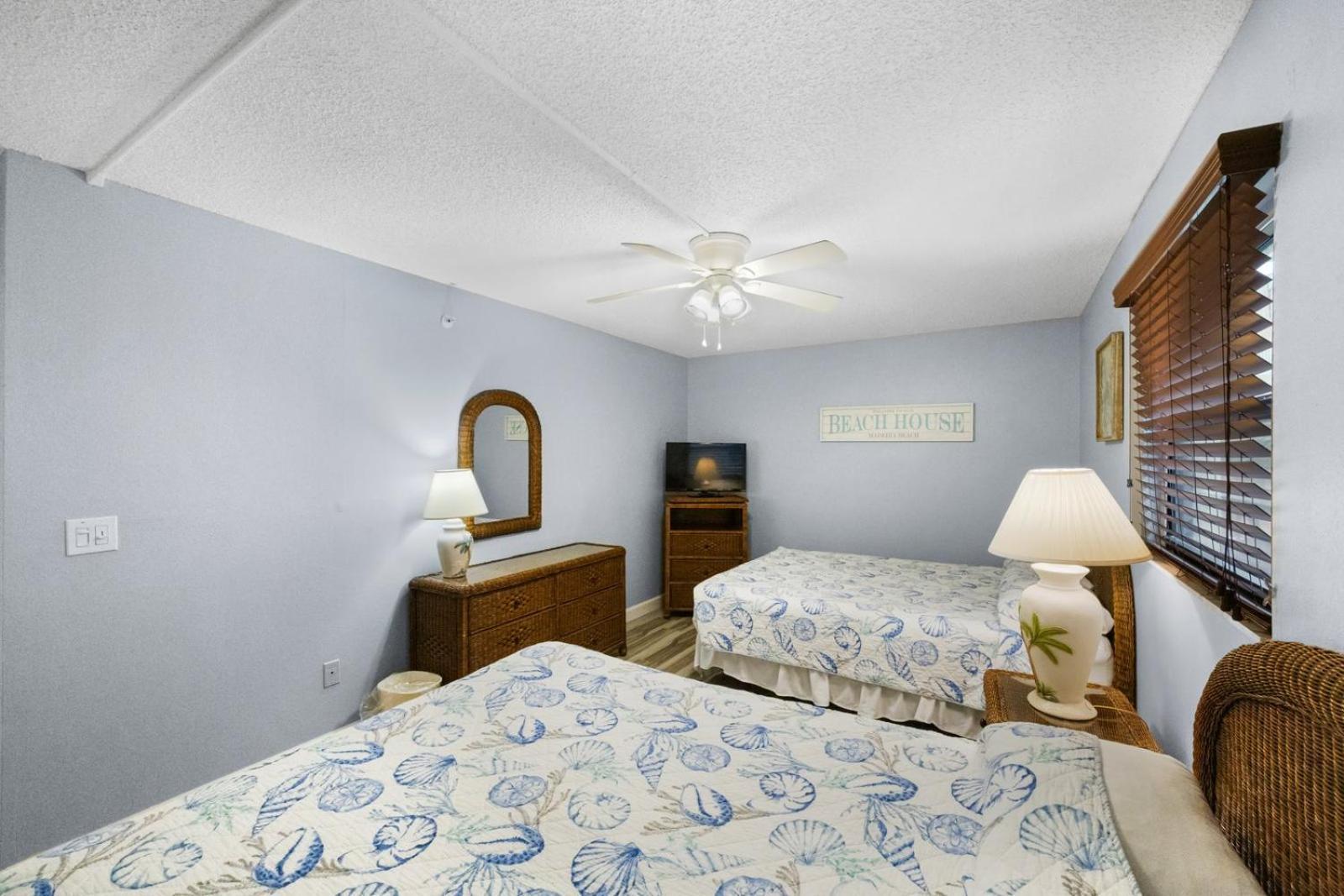 201 Sandy Shores Condos St. Pete Beach Εξωτερικό φωτογραφία