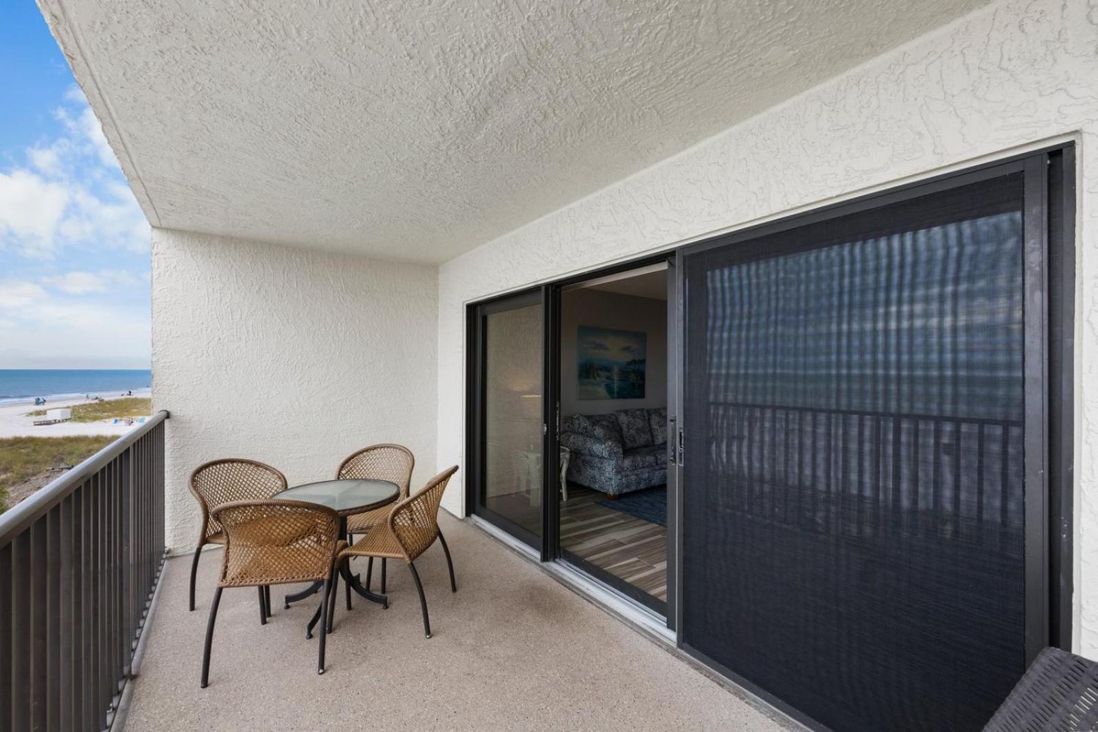 201 Sandy Shores Condos St. Pete Beach Εξωτερικό φωτογραφία