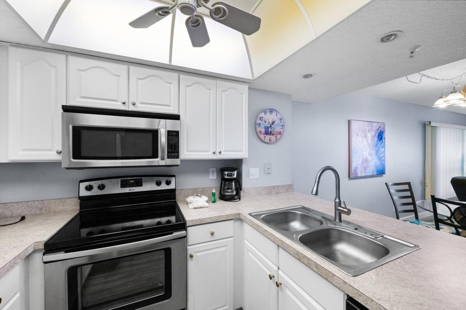 201 Sandy Shores Condos St. Pete Beach Εξωτερικό φωτογραφία