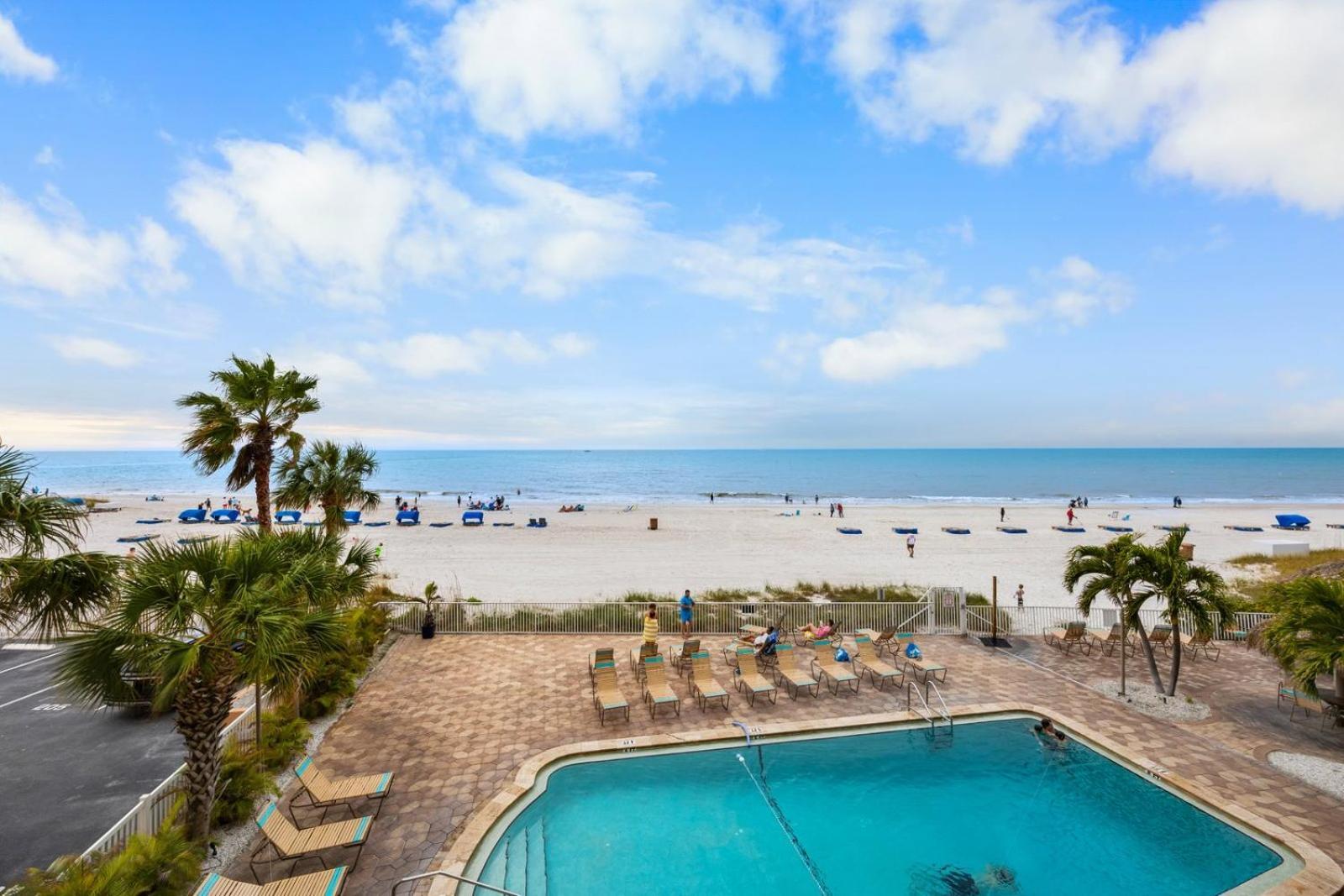 201 Sandy Shores Condos St. Pete Beach Εξωτερικό φωτογραφία