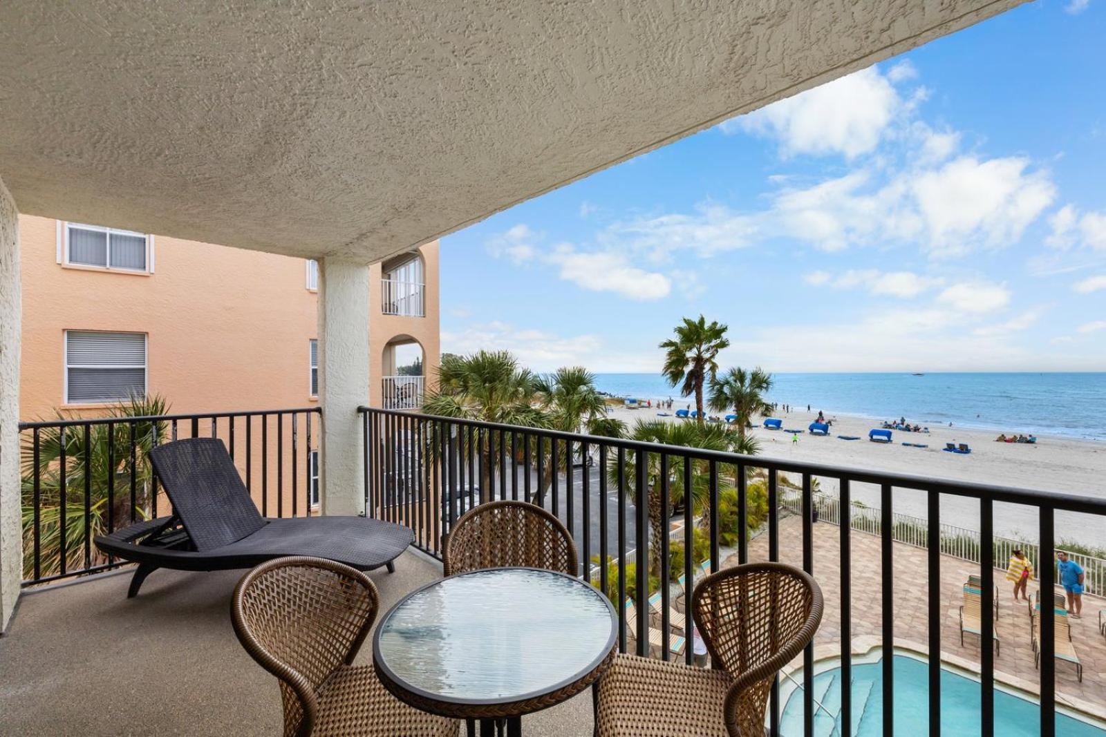 201 Sandy Shores Condos St. Pete Beach Εξωτερικό φωτογραφία